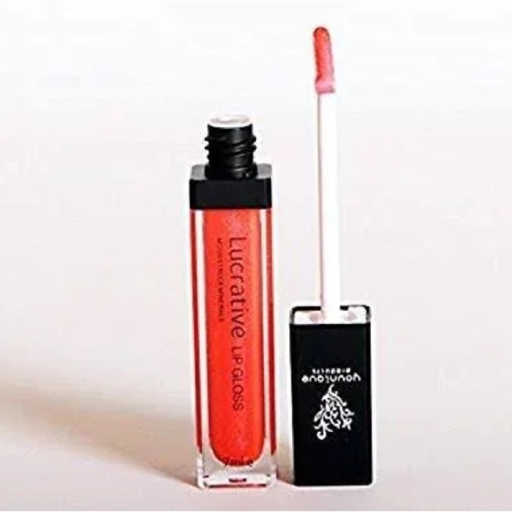 Younique Moodstruck Minerals Lucrative Lip Gloss Lovesick